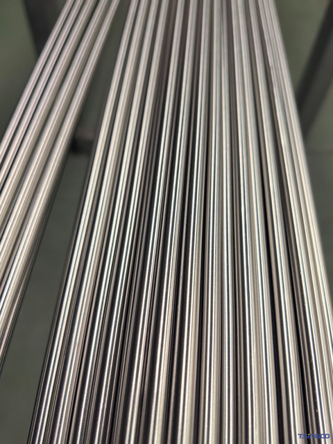 Walcowana na gorąco rura bez szwu ze stali nierdzewnej 316L, polerowana, o jasnej, eleganckiej powierzchni