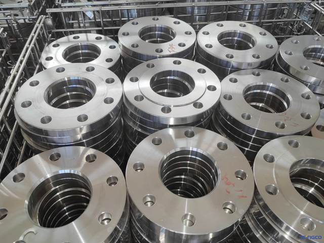 จีนจัดหา N06600 Class1500lb เปล่าหน้าแปลนสแตนเลส DIN2633