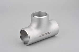 Raccord de tuyau en acier en alliage de nickel standard DIN Inconel 690 625 600 T&eacute; droit avec surface marin&eacute;e