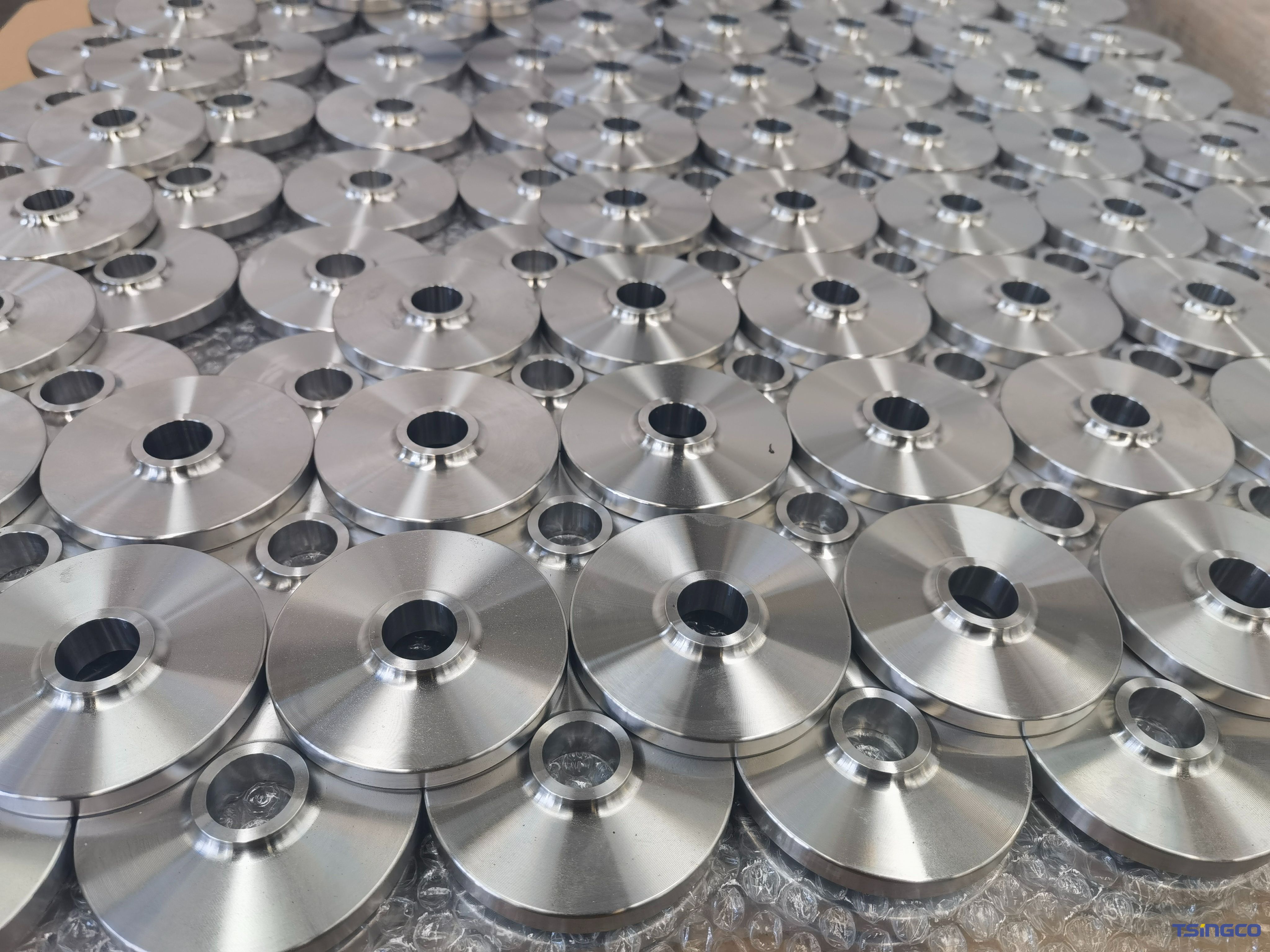 ANSI S31803 S32205 Duplex Ss Silver Stainless Steel Forging 5 Hole ប្រភេទពេញនិយម Weld Neck/Blind/Slip-on/Plate/Lap-Joint/Socket Welding Pipe Flange