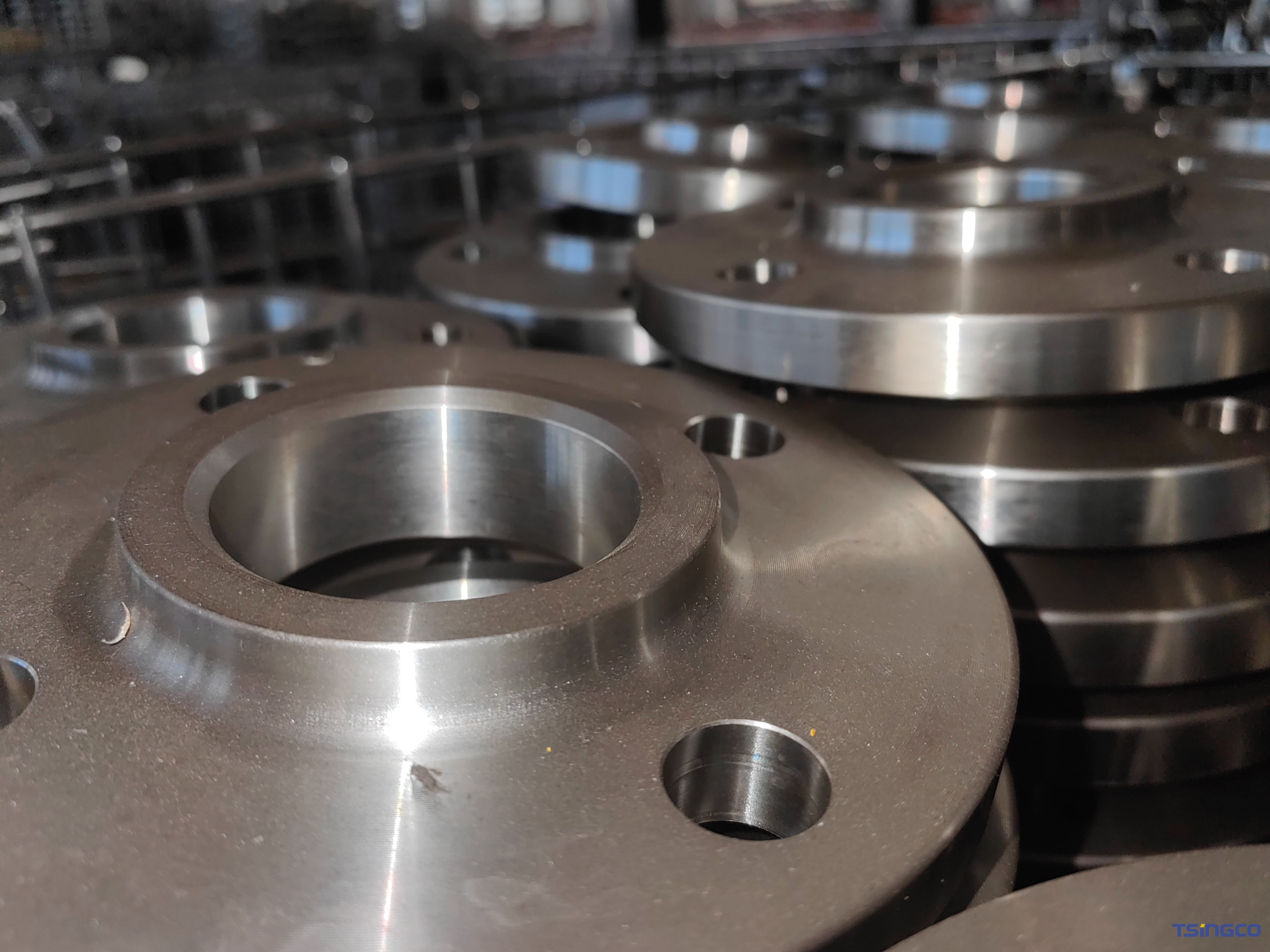 துருப்பிடிக்காத எஃகு விளிம்புகள் மற்றும் பொருத்துதல்களுக்கு வழிகாட்டி