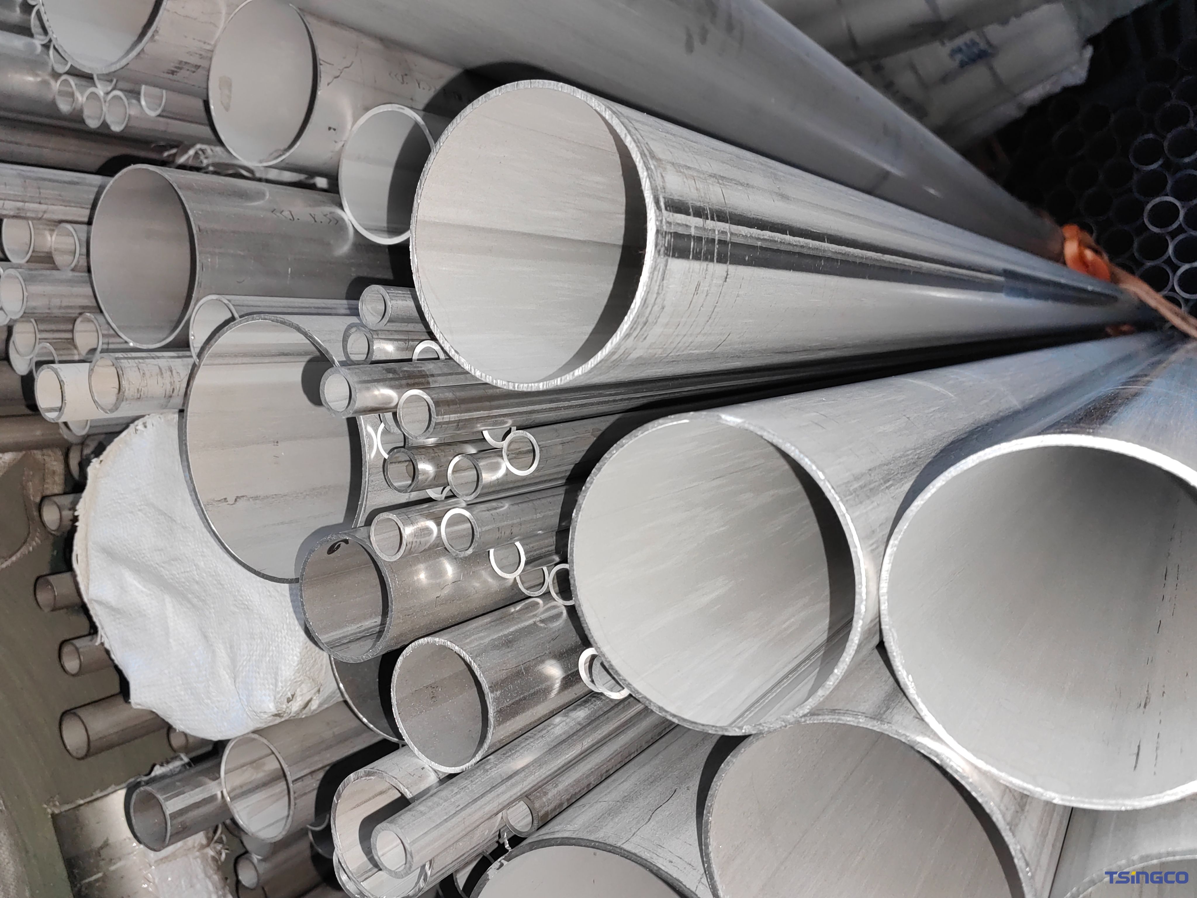 የጅምላ ሃስት 276 Monel400 K500 Inconel 690 625 Round tube ERW የተበየደው የኒኬል ቅይጥ ብረት መዋቅር ቧንቧ ከግንባታ ቁሳቁስ አየር ማስወገጃ ምርት ጋር
